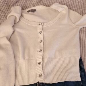 Delia Xs Cartigan . Winter White, Super Soft. Nice Button Detail.
